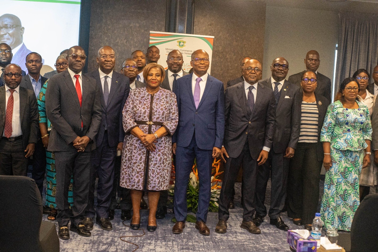 Huitième Réunion Plénière du Conseil National des Exportations (CNE)/Les membres du CNE à l’écoute de leur nouveau Président du Bureau Exécutif, le Ministre Kalil Konaté